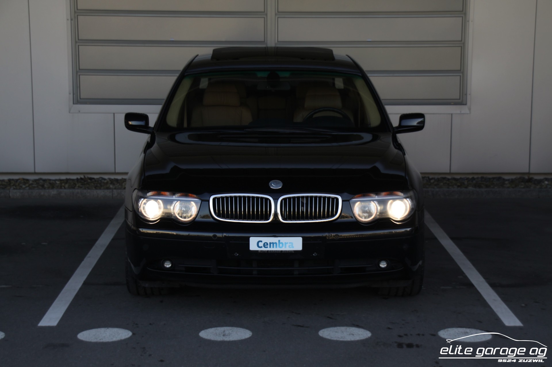 BMW 745i-image-7