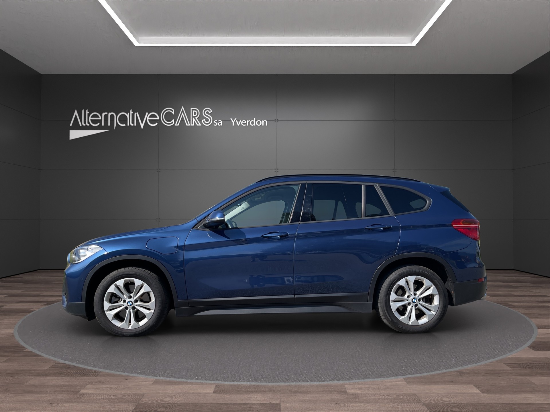 BMW X1 xDrive 25e Steptronic-showroom-element-1