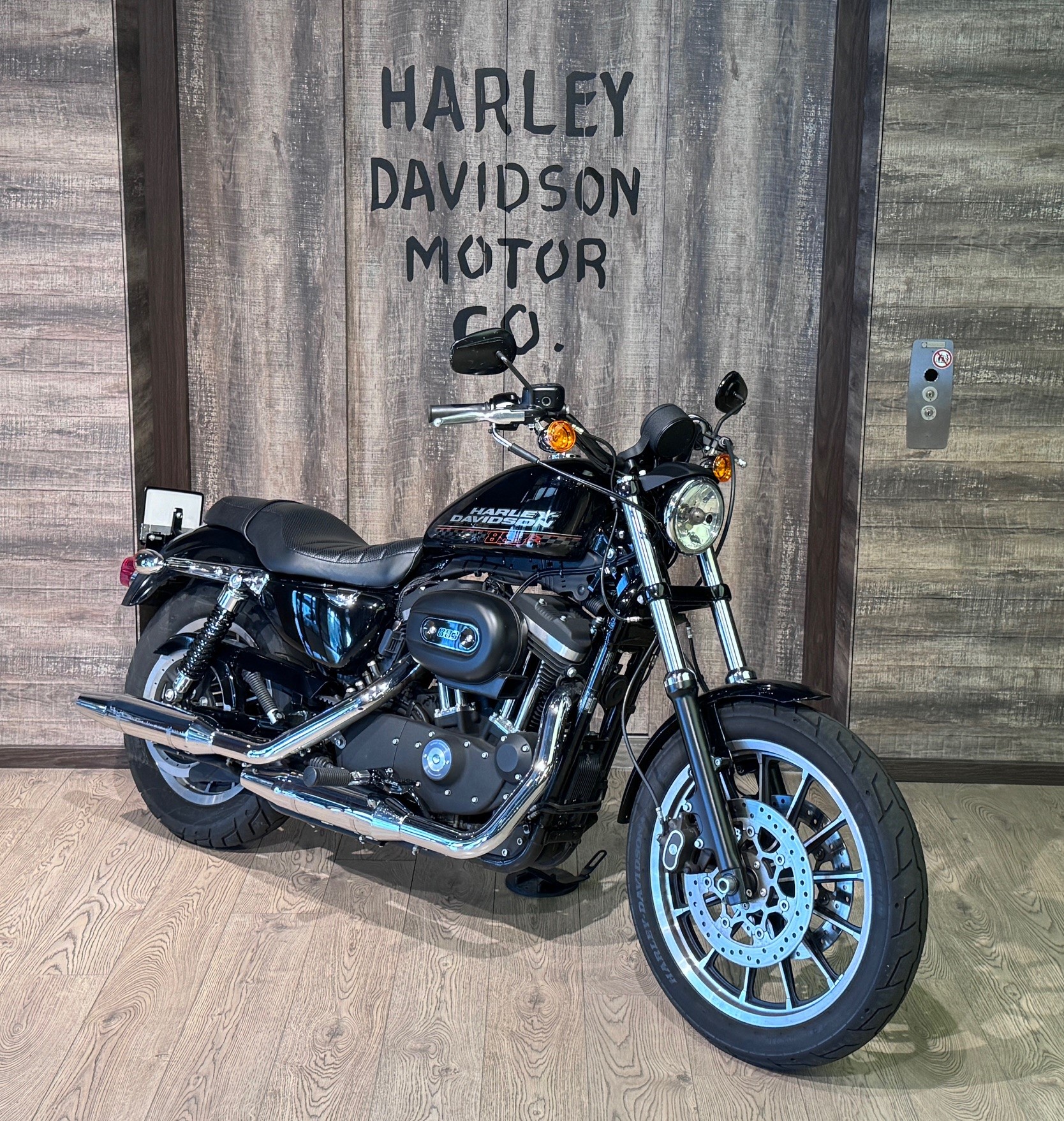 HARLEY-DAVIDSON XL 883 R Sportster Roadster ABS-image-1