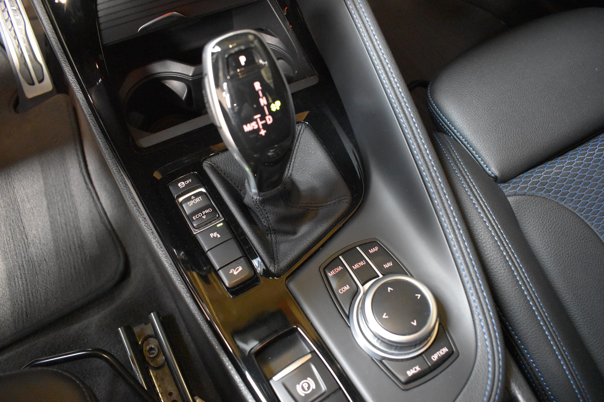 BMW X2 xDrive 18d M Sport X Steptronic / 8-Stufen-Automat Steptronic-image-12