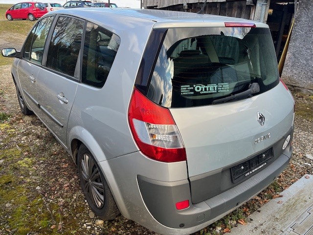 RENAULT Grand Scénic 2.0 16V Authentique Confort-image-3