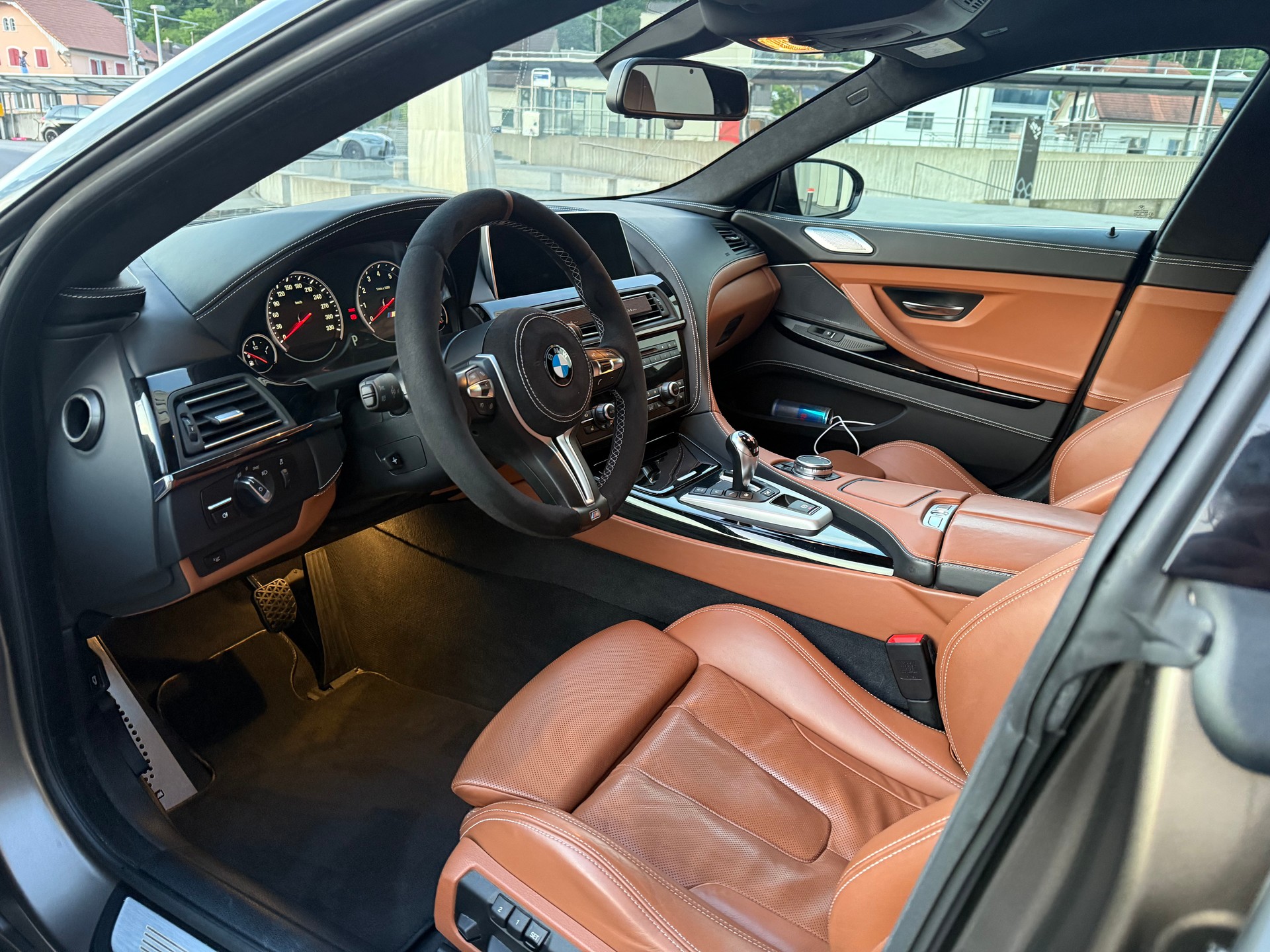 BMW M6 Gran Coupé Drivelogic FROZEN BROWN-image-8