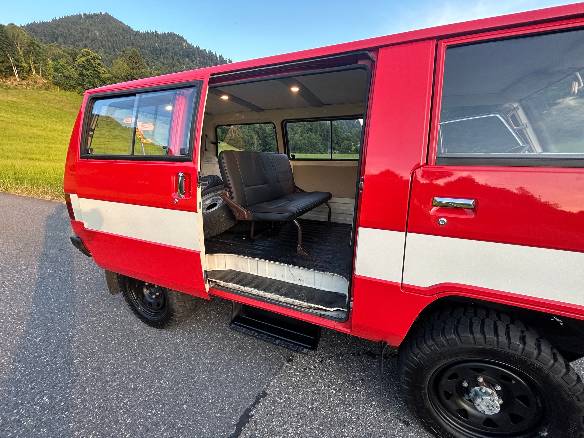 MITSUBISHI L300 4x4 5 Plätze Veteranenfahrzeug-image-10
