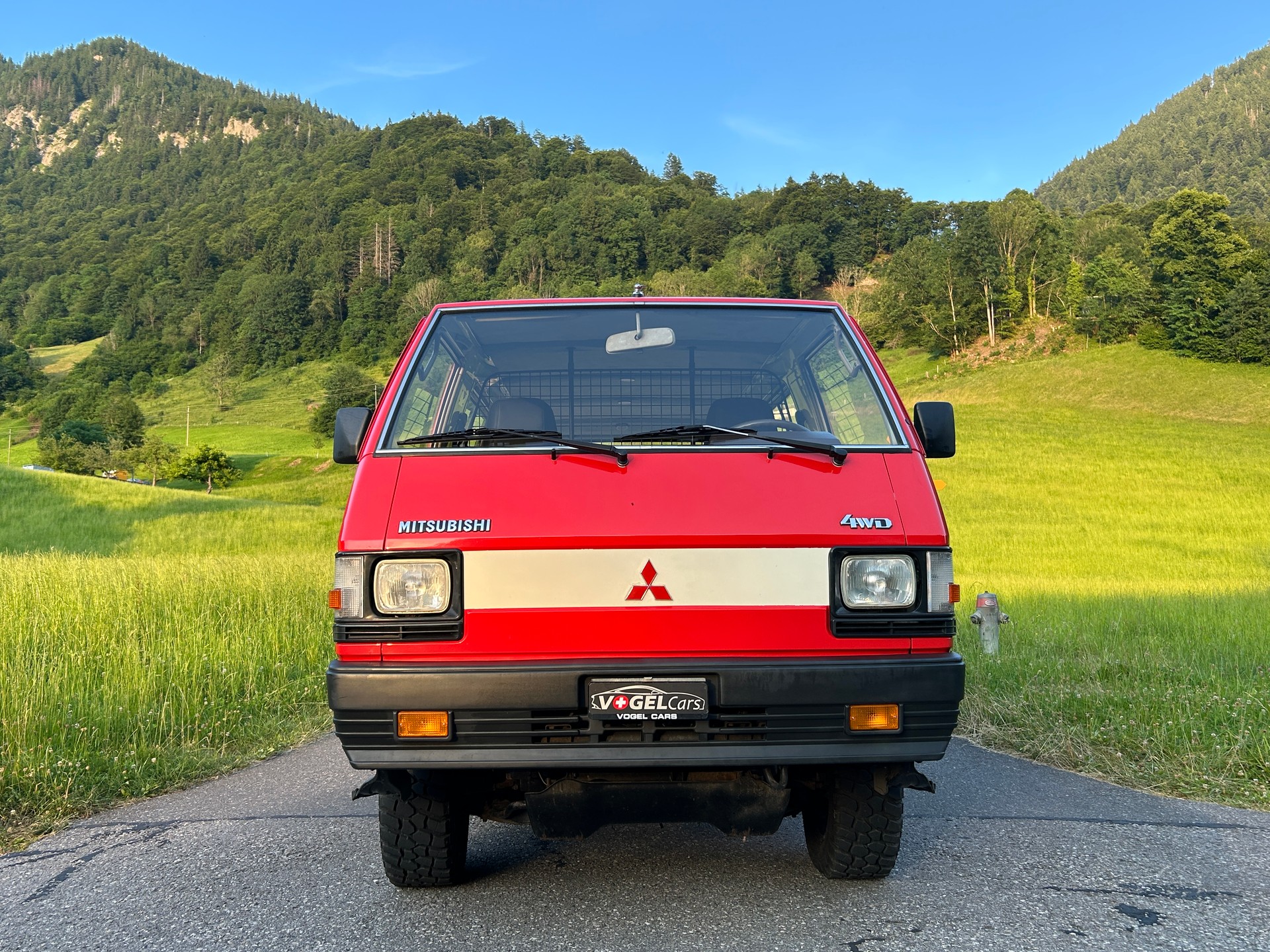 MITSUBISHI L300 4x4 5 Plätze Veteranenfahrzeug-image-1