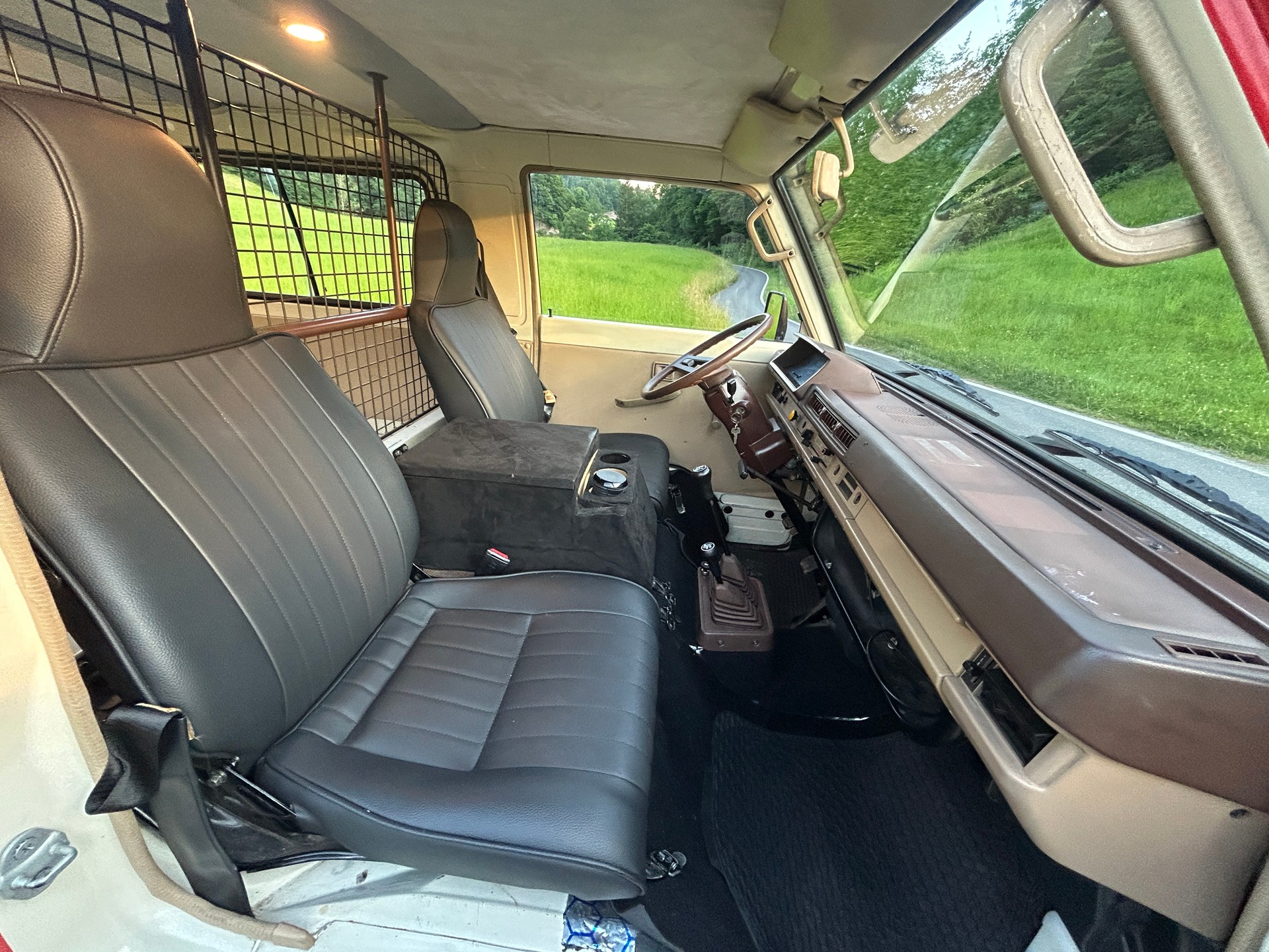MITSUBISHI L300 4x4 5 Plätze Veteranenfahrzeug-image-11