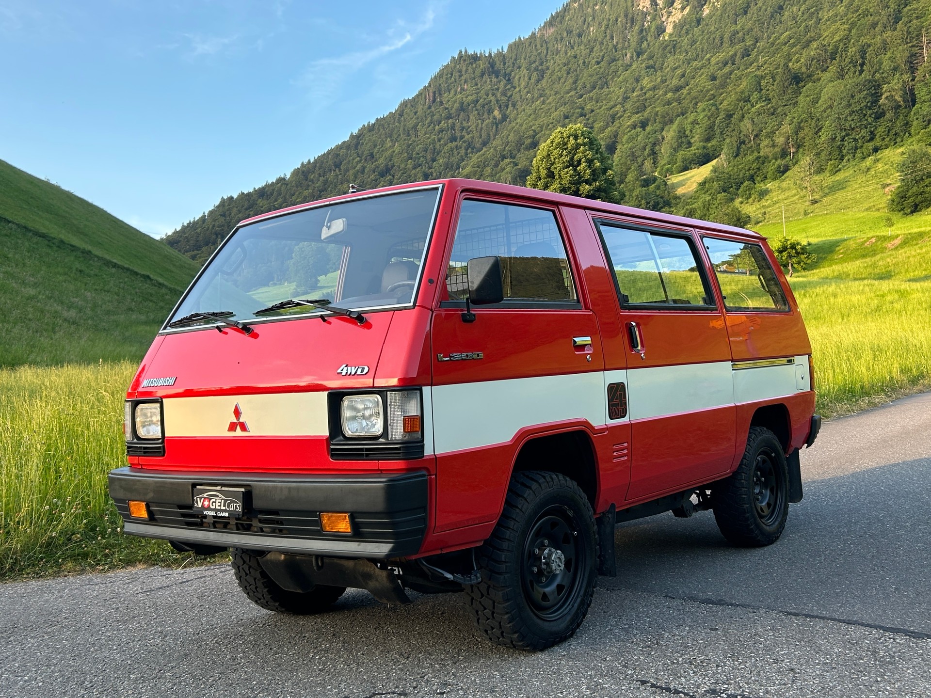 MITSUBISHI L300 4x4 5 Plätze Veteranenfahrzeug