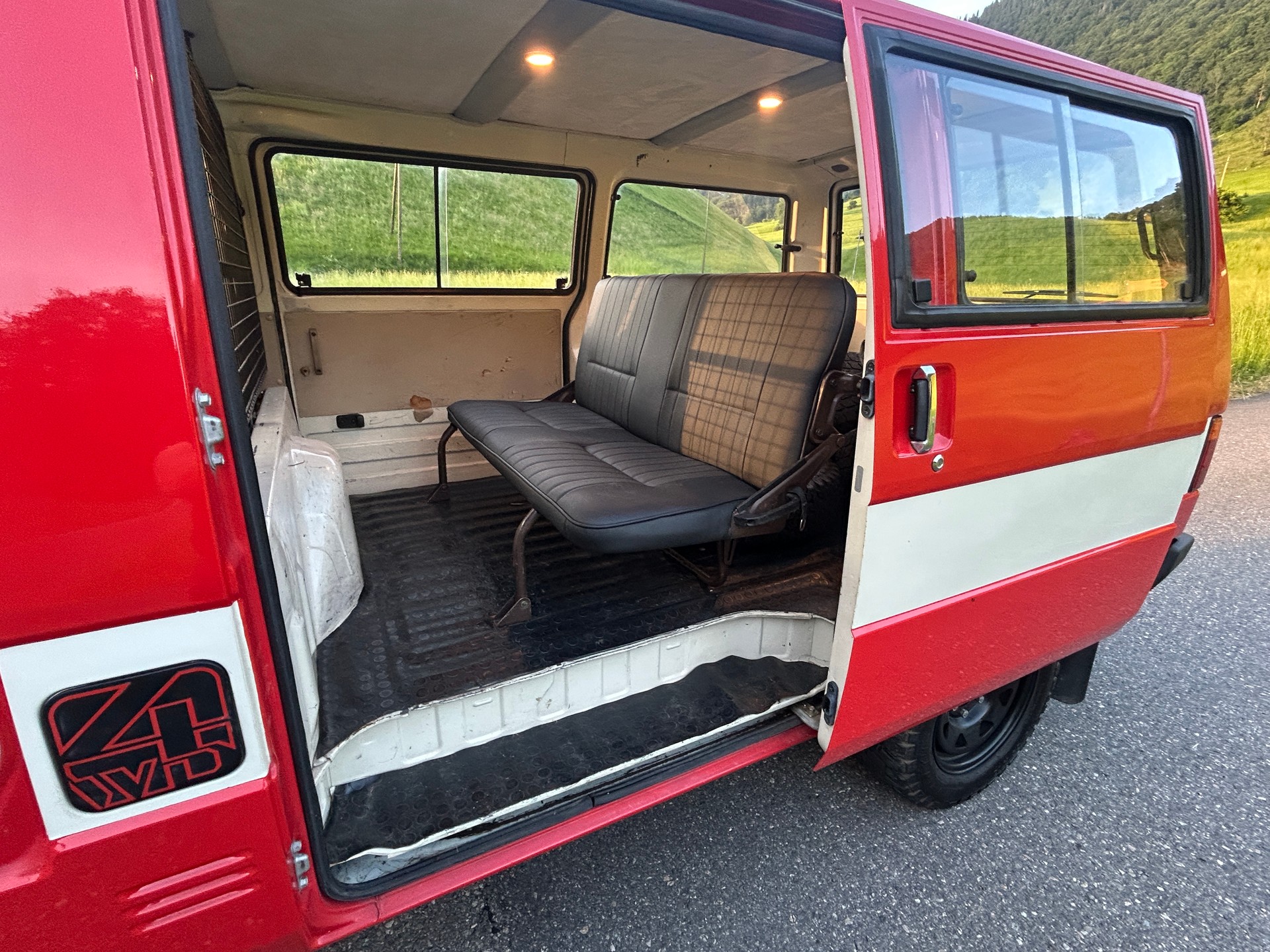MITSUBISHI L300 4x4 5 Plätze Veteranenfahrzeug-image-3