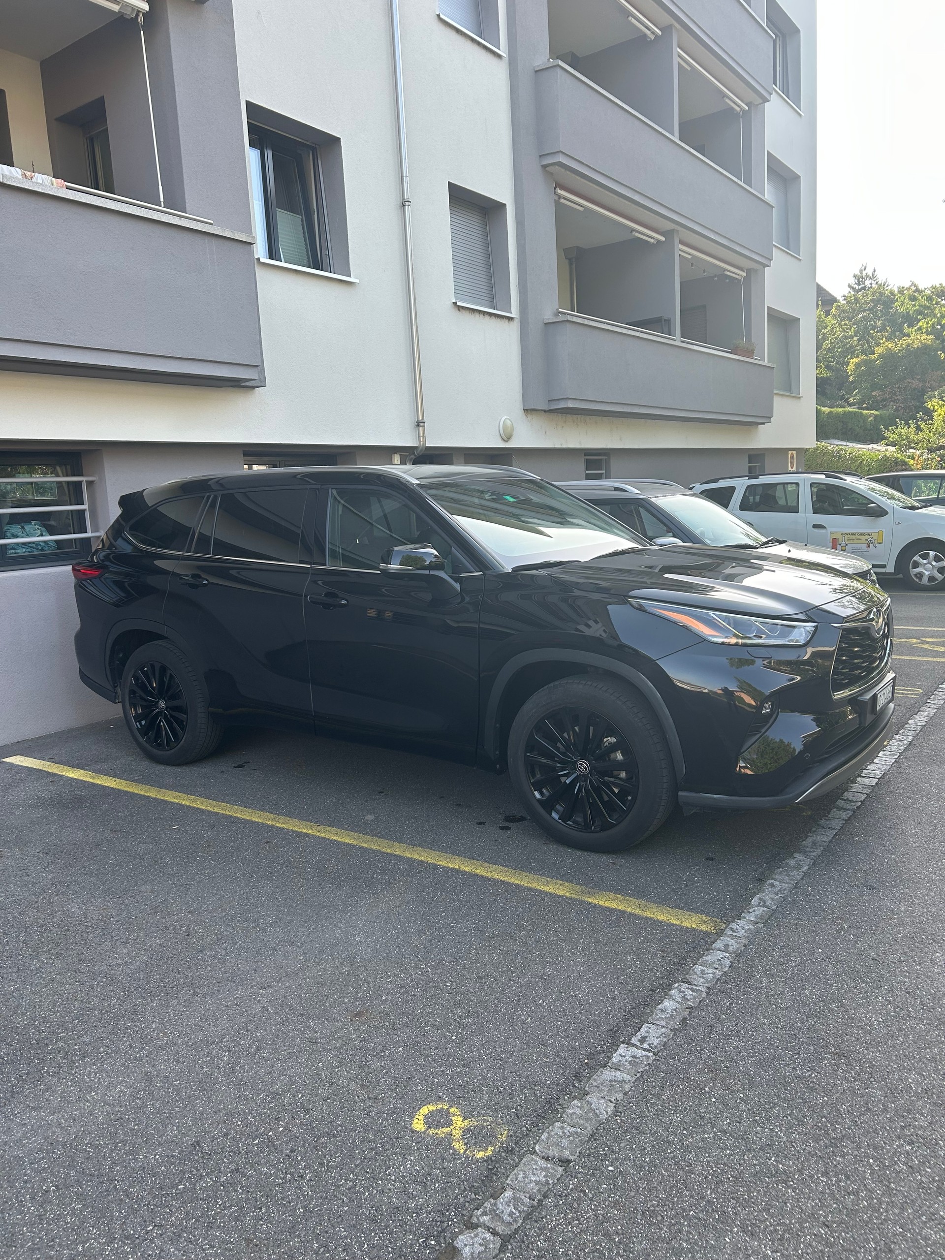 TOYOTA Highlander 2.5 HSD Premium e-CVT-image-1