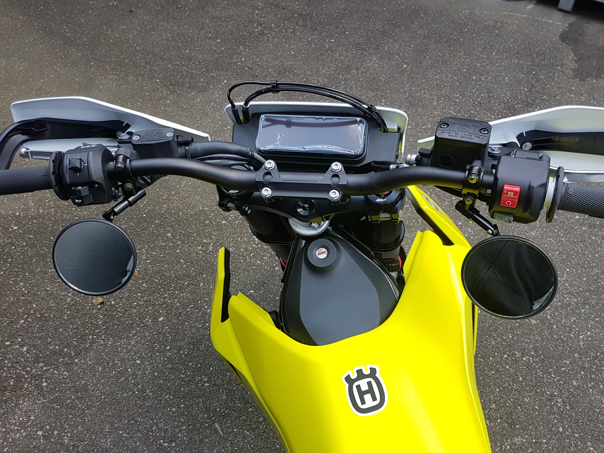 HUSQVARNA 701 Supermoto-image-3