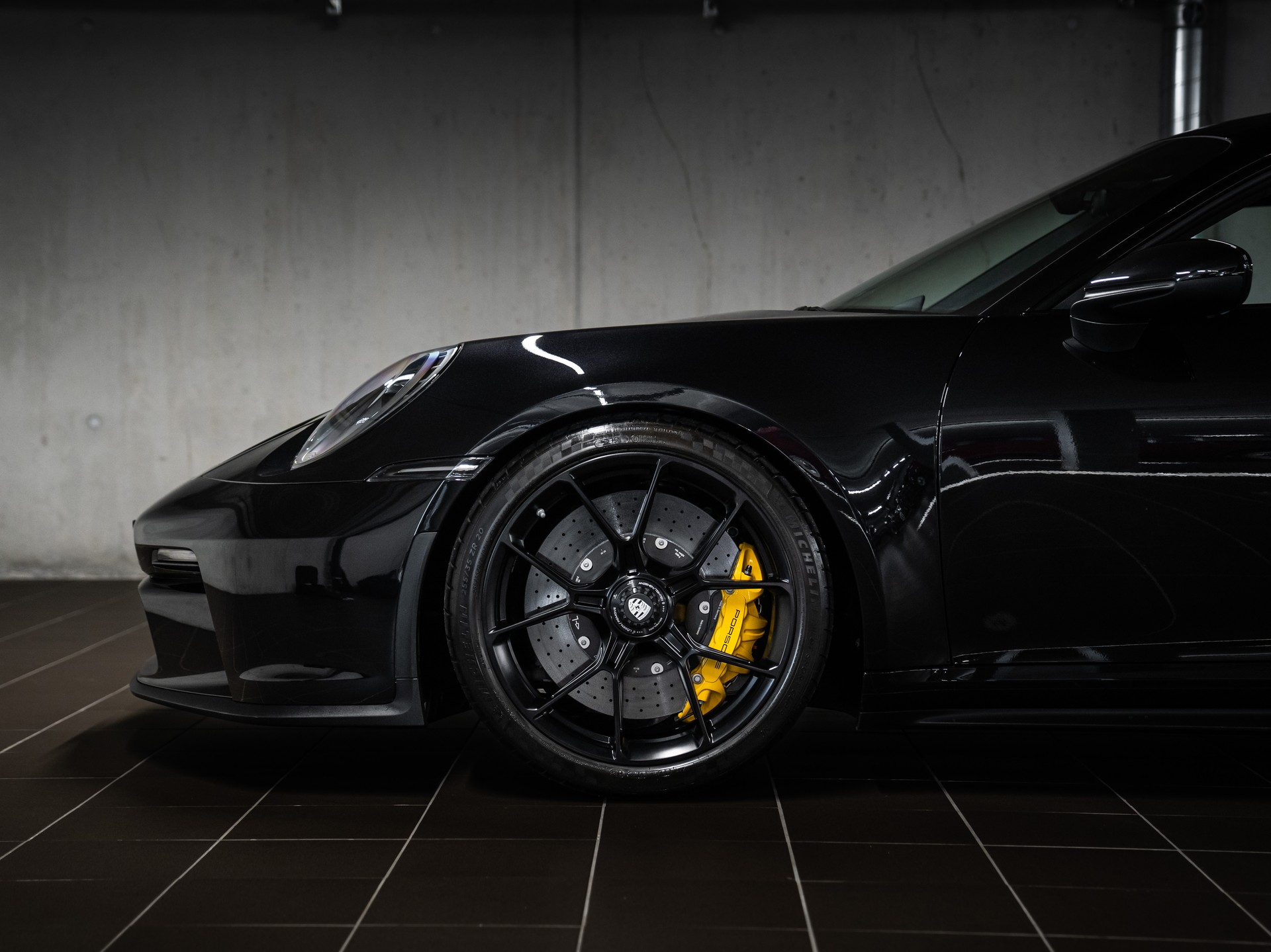 PORSCHE 911 GT3 Touring-image-2