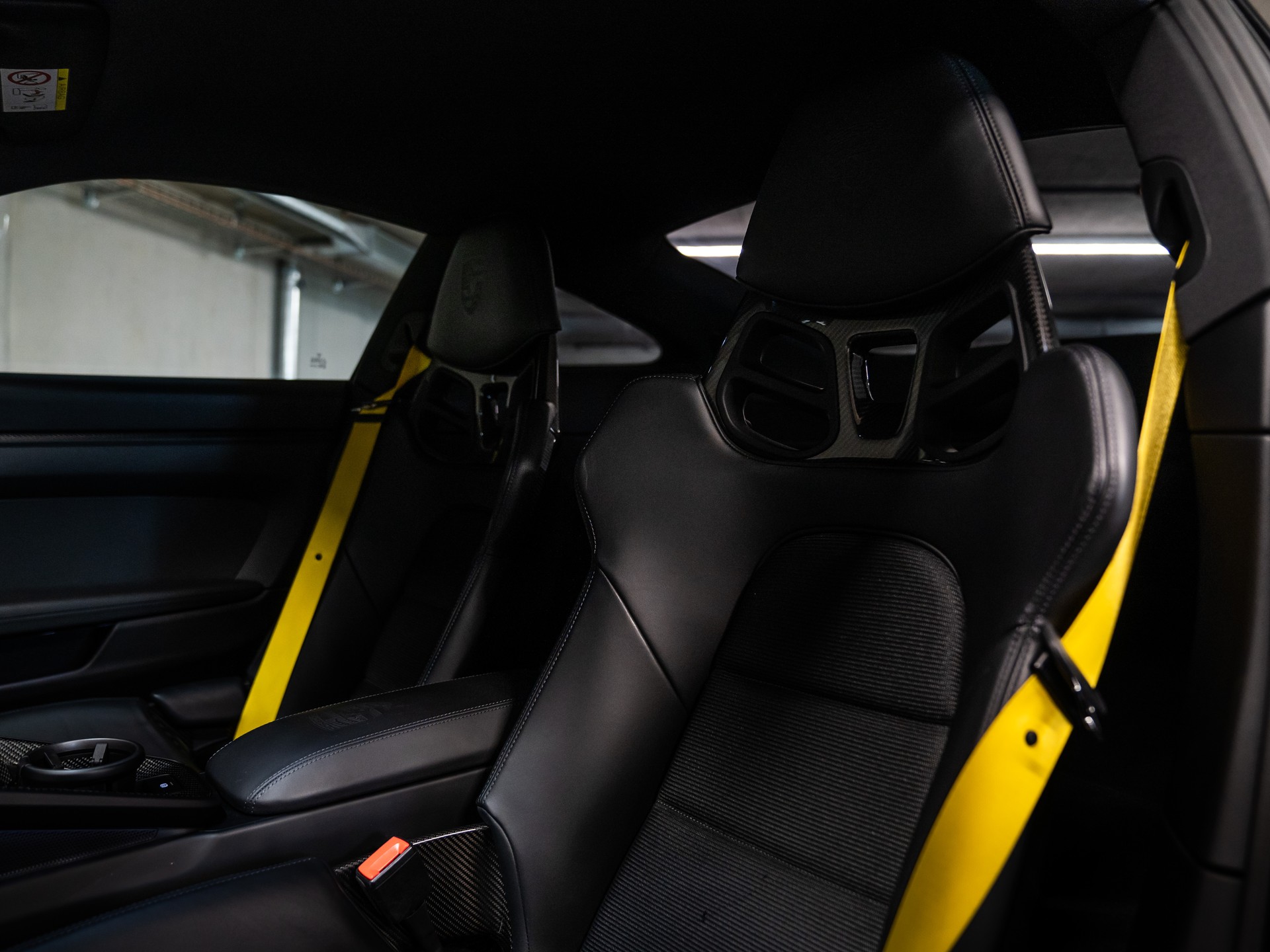 PORSCHE 911 GT3 Touring-image-8