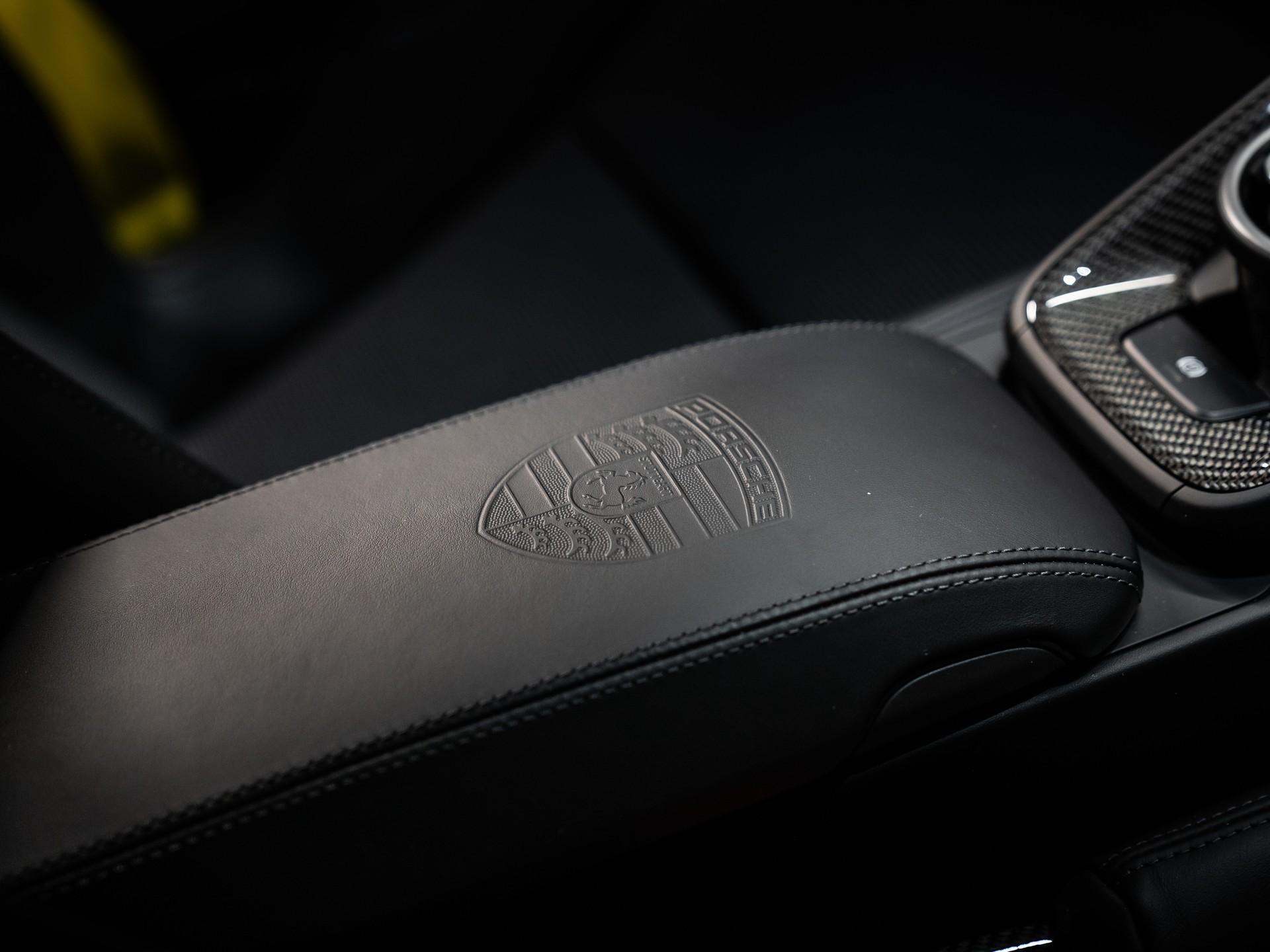 PORSCHE 911 GT3 Touring-image-11