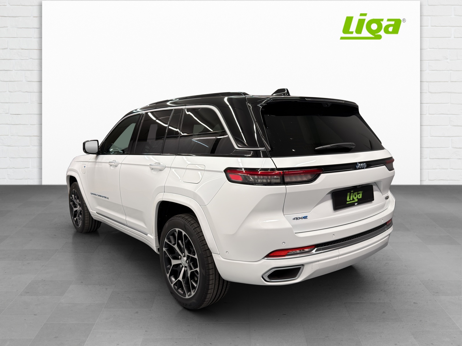 JEEP Grand Cherokee 2.0 Turbo Summit Reserve 4xe-showroom-element-3