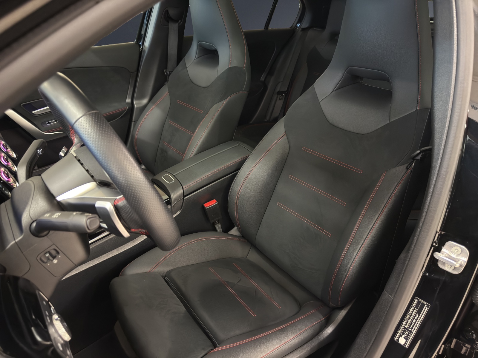 MERCEDES-BENZ A 220 4Matic 8G-DCT-image-7