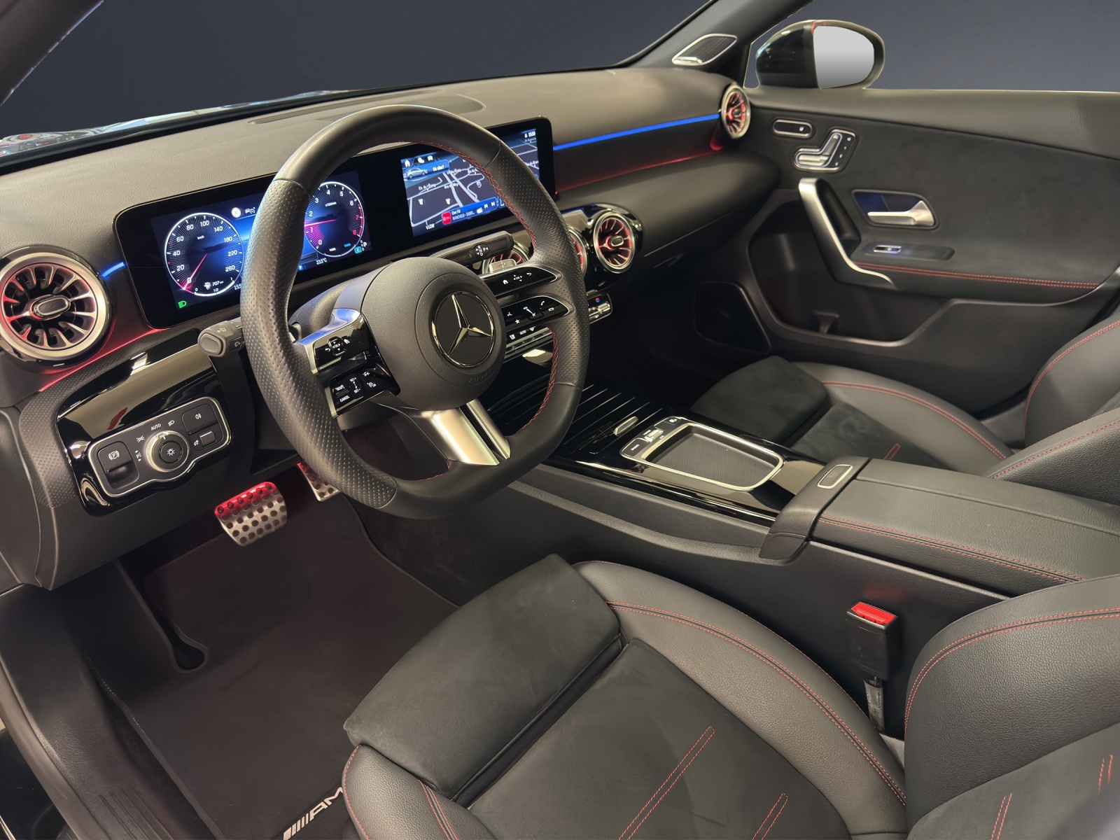 MERCEDES-BENZ A 220 4Matic 8G-DCT-image-6