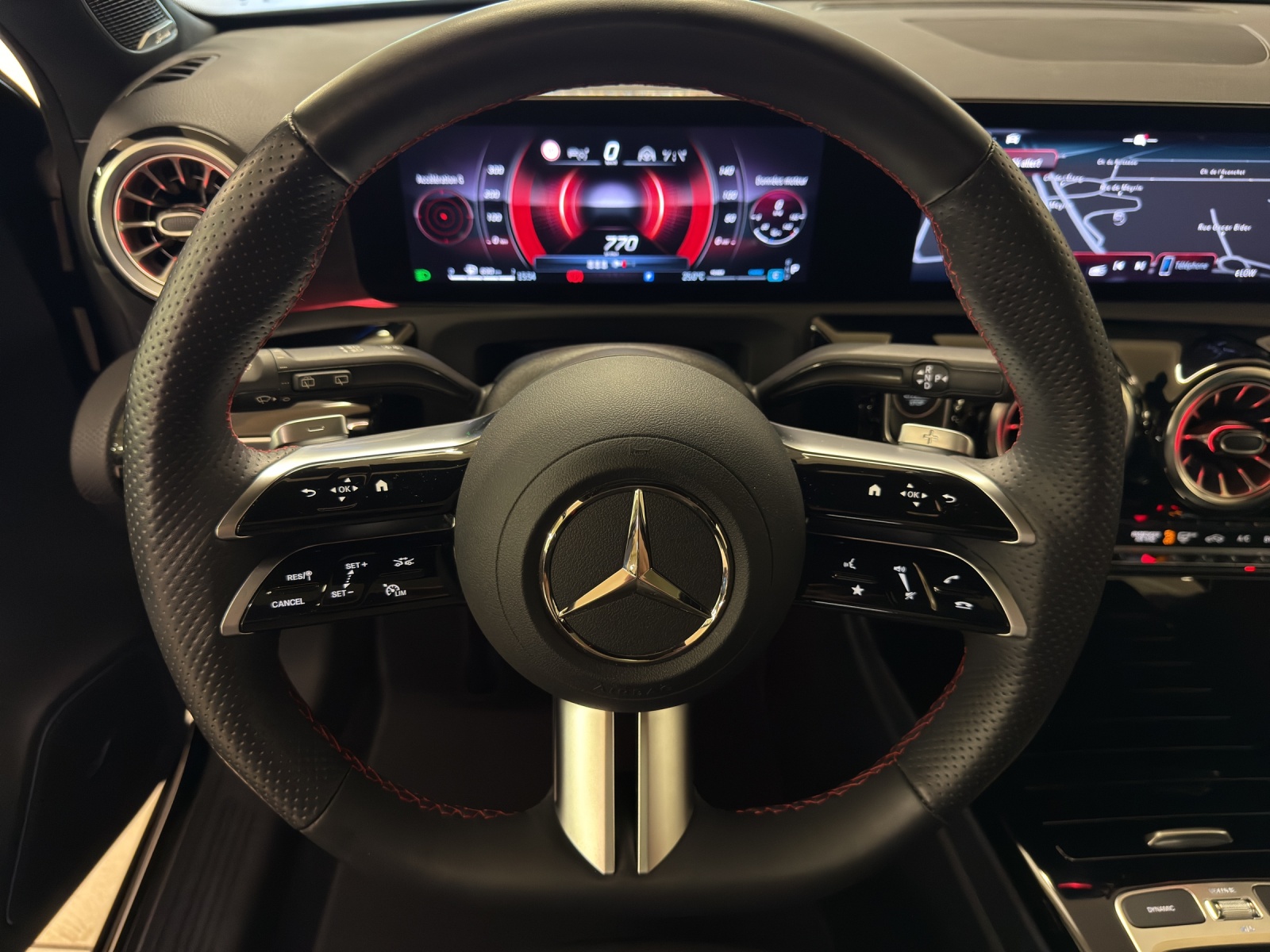 MERCEDES-BENZ A 220 4Matic 8G-DCT-image-18