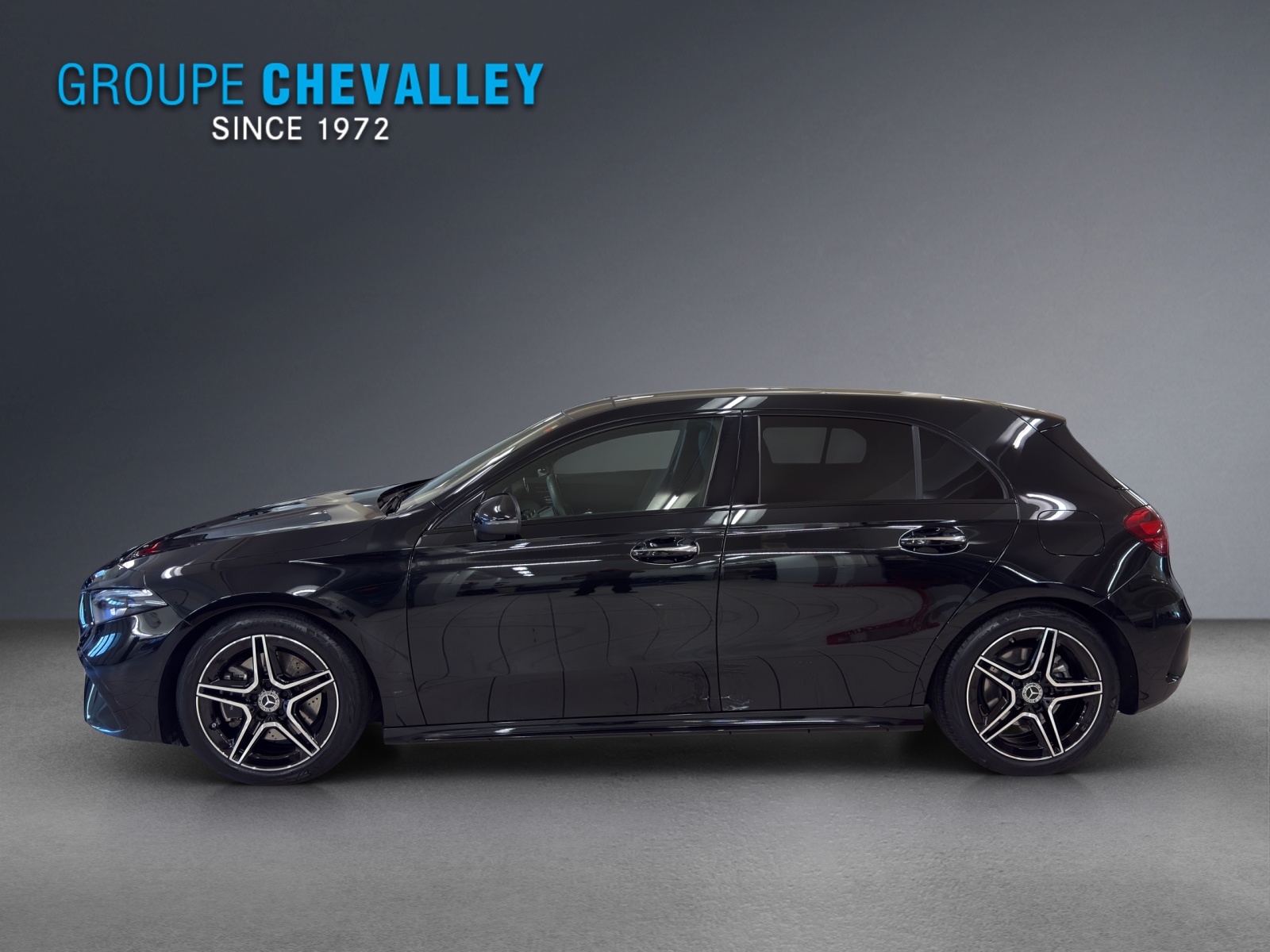 MERCEDES-BENZ A 220 4Matic 8G-DCT-showroom-element-2