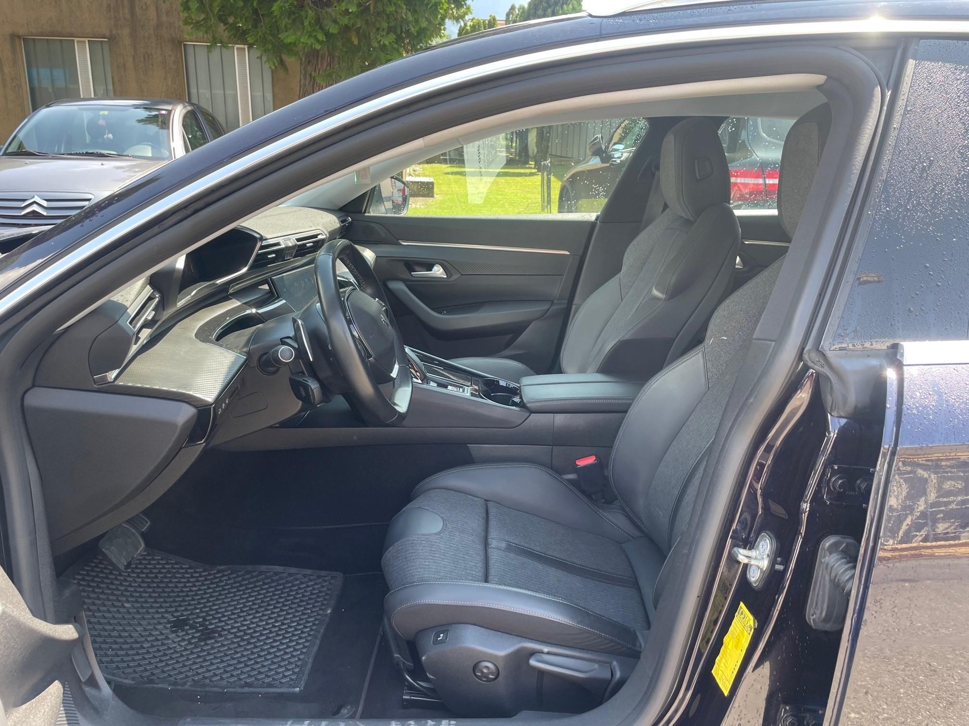 PEUGEOT 508 SW 2.0 BlueHDi 180 Allure-image-14