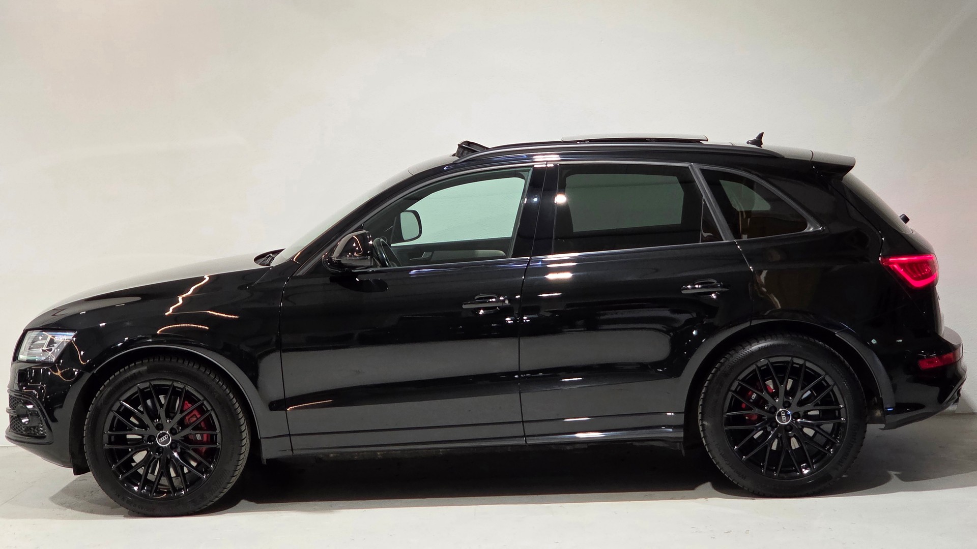 AUDI SQ5 3.0 TDI plus quattro tiptronic-showroom-element-1