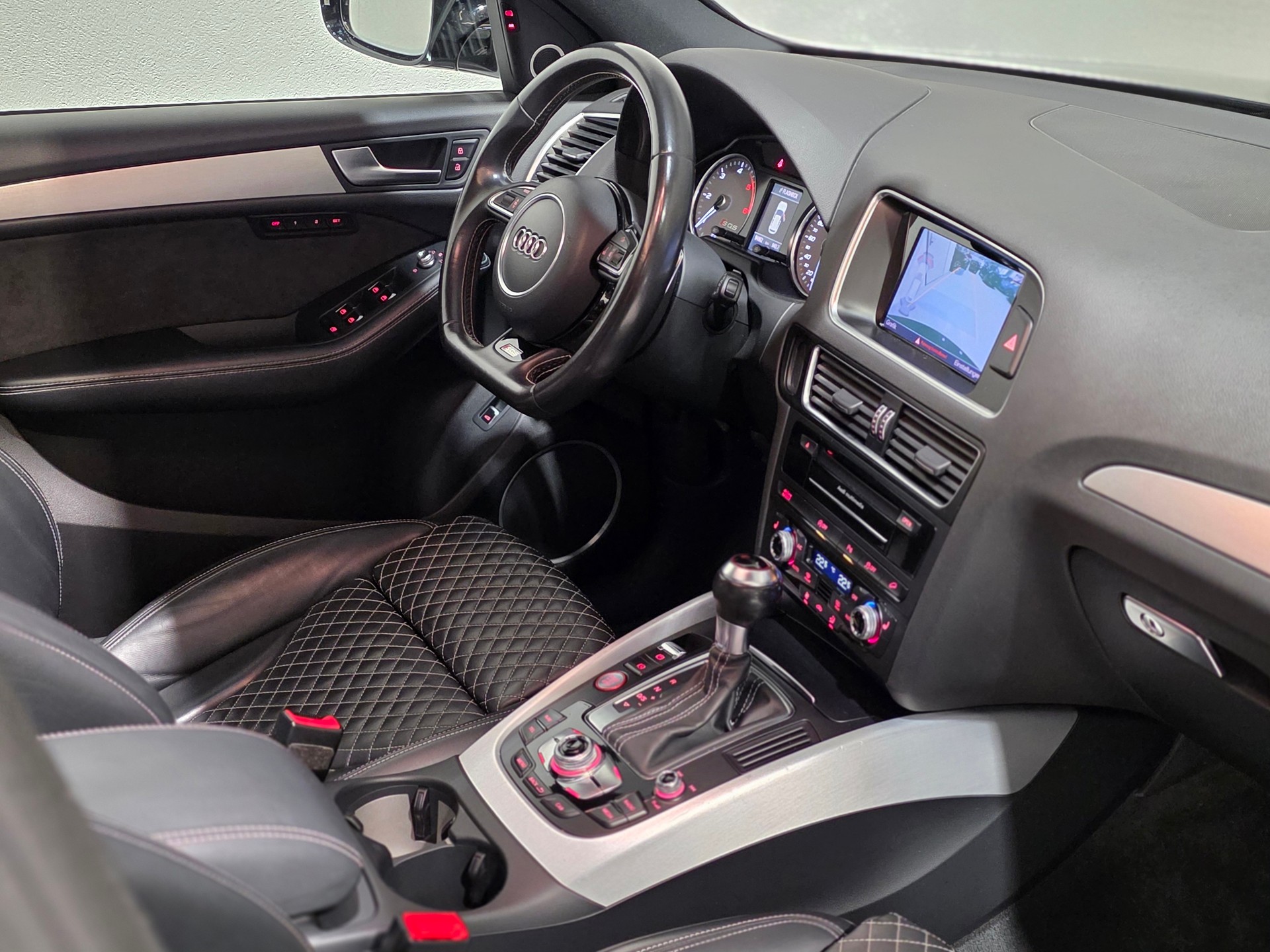 AUDI SQ5 3.0 TDI plus quattro tiptronic-image-21