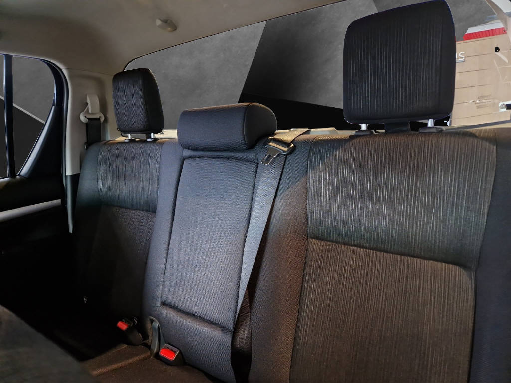 TOYOTA Hilux Double Cab.-Pick-up 2.8 48038/004-image-11