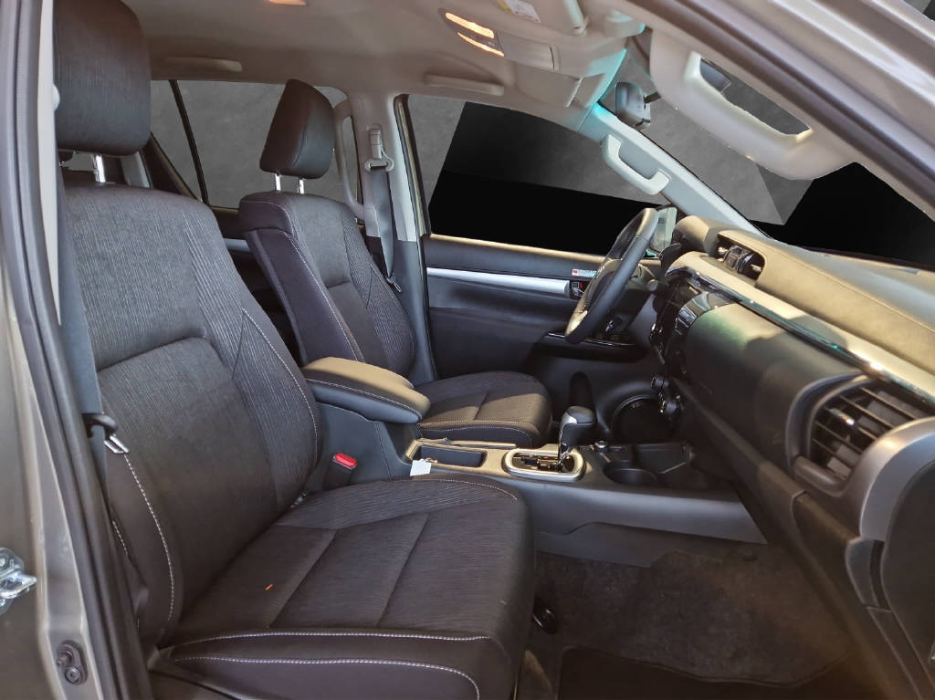 TOYOTA Hilux Double Cab.-Pick-up 2.8 48038/004-image-8