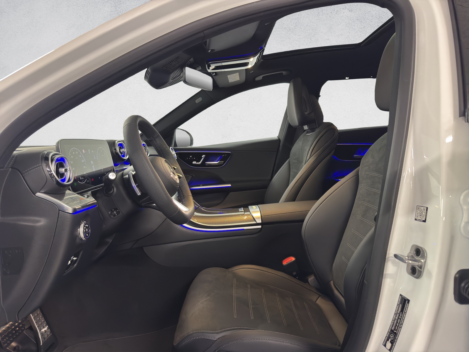 MERCEDES-BENZ C 220 d AMG Line 4Matic Swiss Star T-Modell-image-10