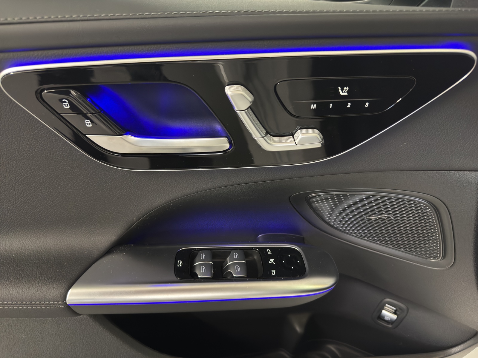 MERCEDES-BENZ C 220 d AMG Line 4Matic Swiss Star T-Modell-image-6