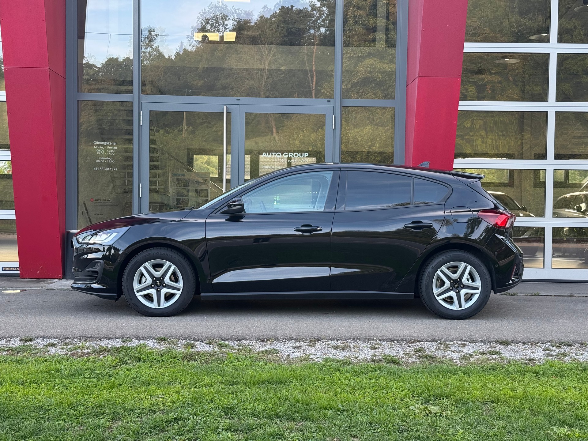 FORD Focus 1.0 MHEV Cool Connect Automat LEASING AB 233.80 CHF / MONAT-showroom-element-1