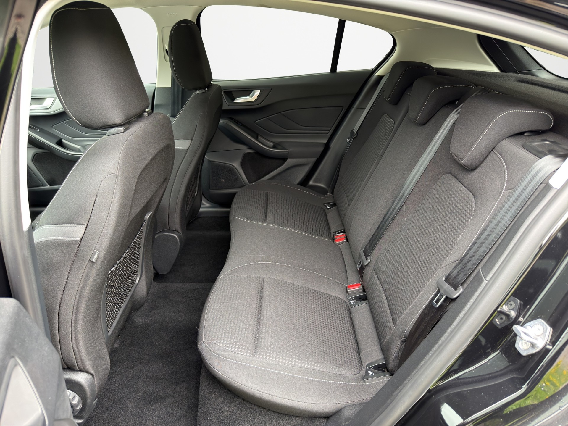 FORD Focus 1.0 MHEV Cool Connect Automatic-image-9