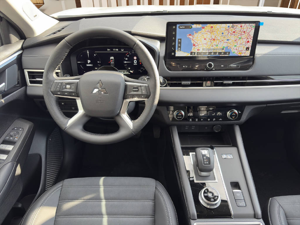 MITSUBISHI Outlander 2.4 PHEV Intense 4x4-image-9