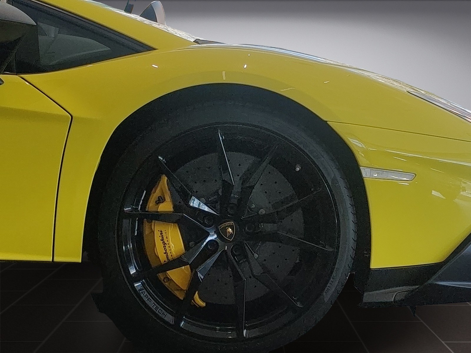 LAMBORGHINI Aventador 6.5 LP720 50° Anniversario-image-8