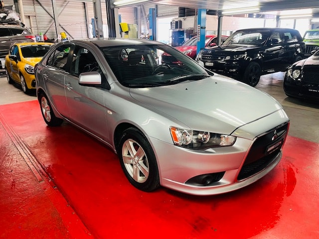 MITSUBISHI Lancer Sportback 1.8 Intense CVT-image-4
