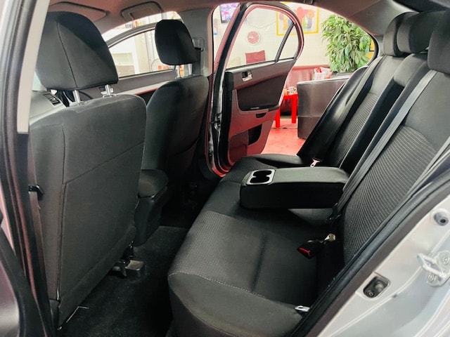 MITSUBISHI Lancer Sportback 1.8 Intense CVT-image-12