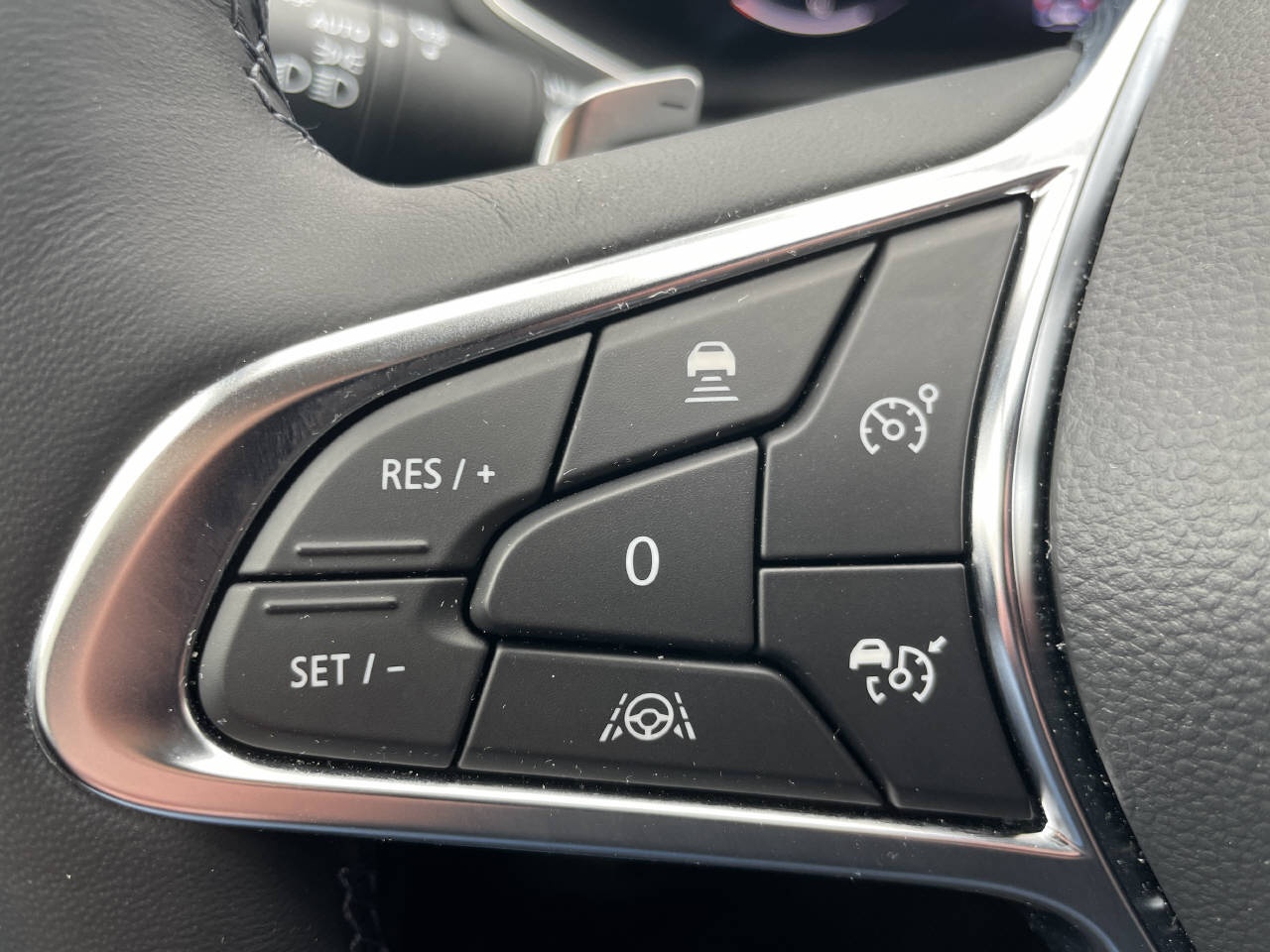 RENAULT Captur 1.3 TCe 140 Initiale EDC-image-11