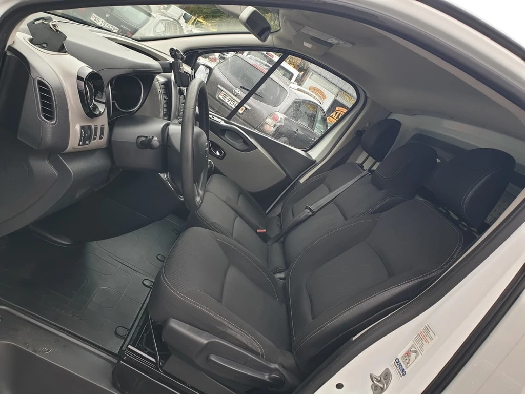 NISSAN NV300 dCi 125 2.9 L2H1 Comfort **L2 H1 ** 3-Plätzer ** RF-Kamera** Werkstatt-Einrichtung ** Letze MFK. 02.05.2025-image-11