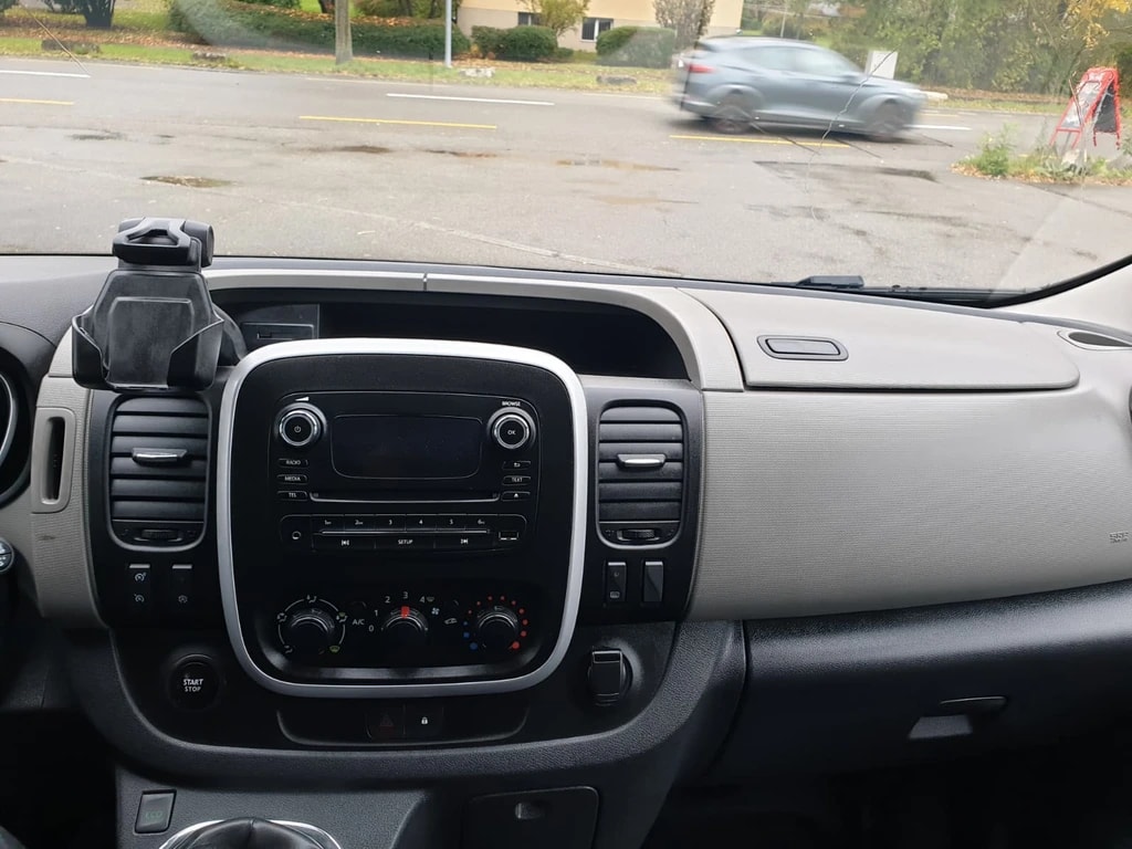 NISSAN NV300 dCi 125 2.9 L2H1 Comfort **L2 H1 ** 3-Plätzer ** RF-Kamera** Werkstatt-Einrichtung ** Letze MFK. 02.05.2025-image-8