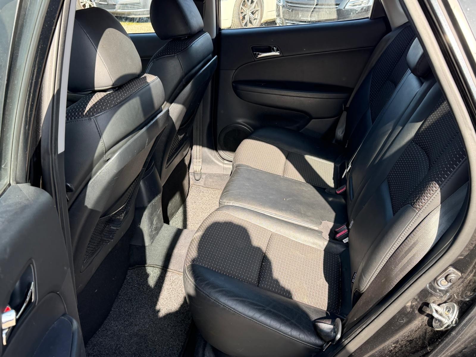 HYUNDAI i30 2.0 CRDi-image-8