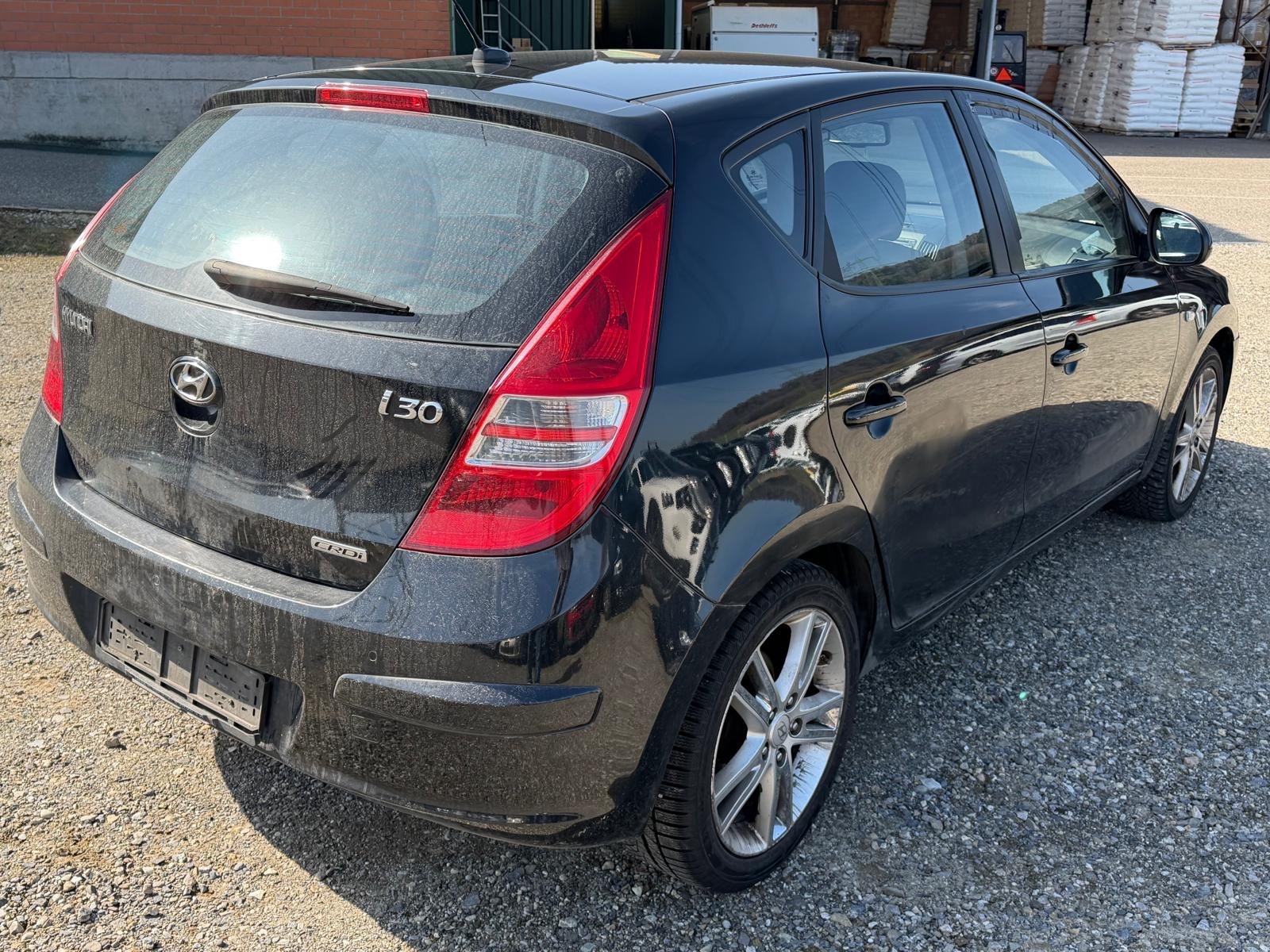 HYUNDAI i30 2.0 CRDi-image-12
