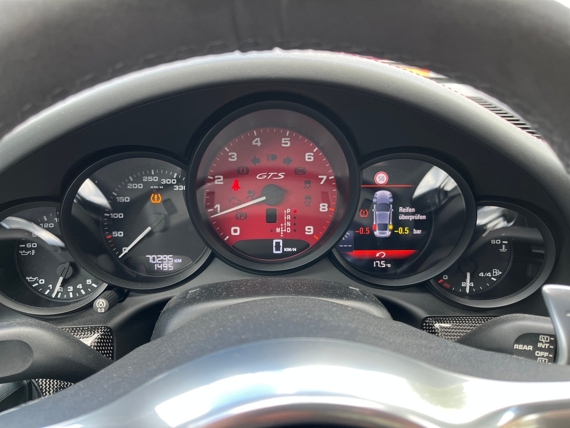 PORSCHE 911 Carrera 4 GTS PDK-image-16