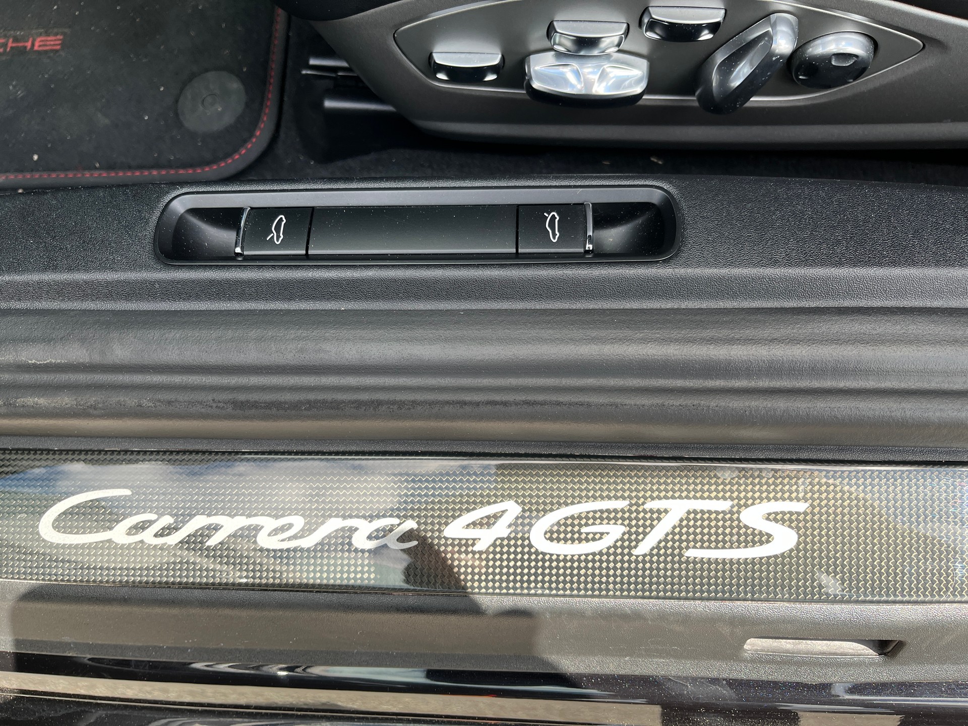 PORSCHE 911 Carrera 4 GTS PDK-image-9
