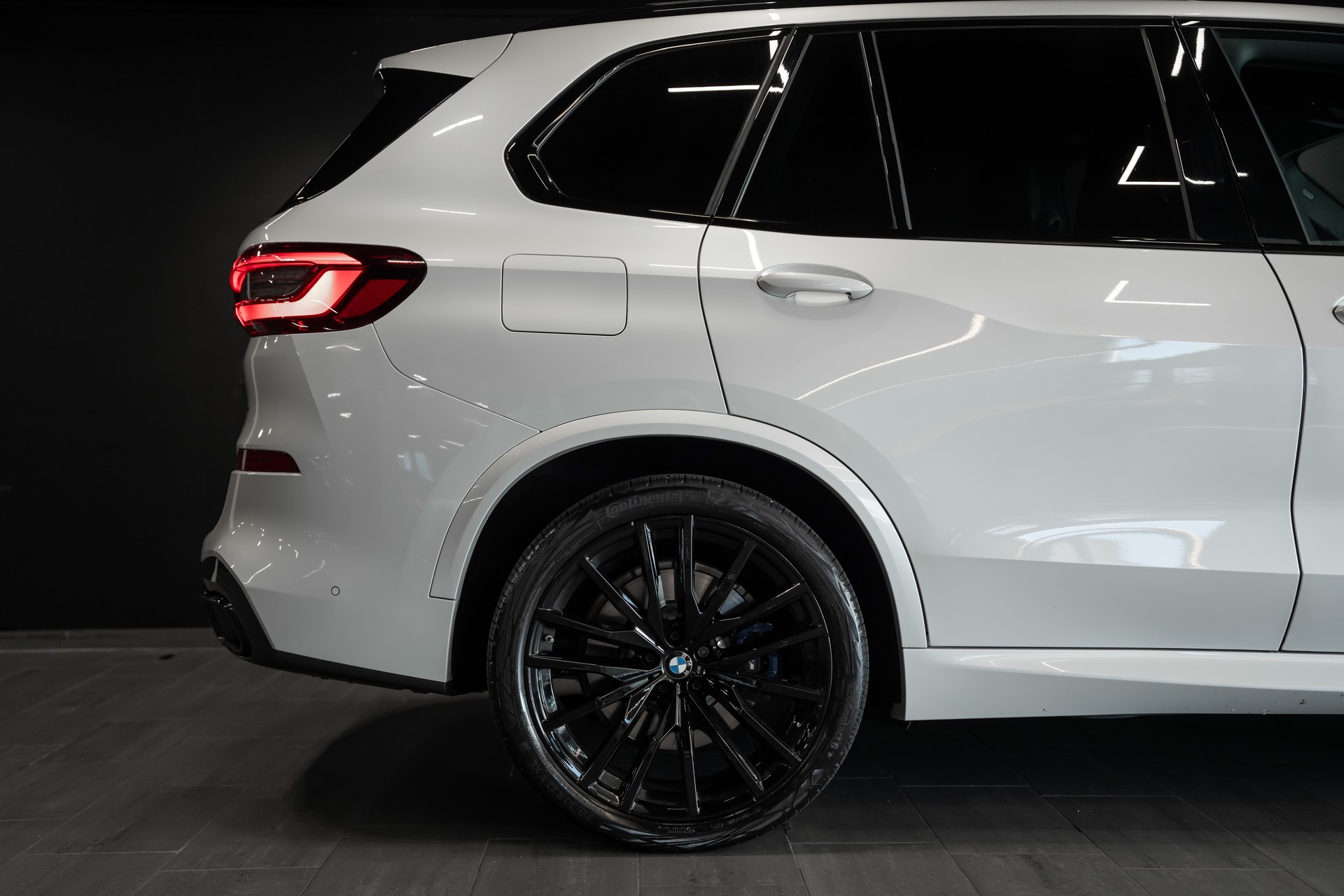 BMW X5 xDrive 40d M Sport / CH Auto / Werksgarantie / Vollausstattung / Schiebedach / Lenkradheizung / Thermoelectric-image-4