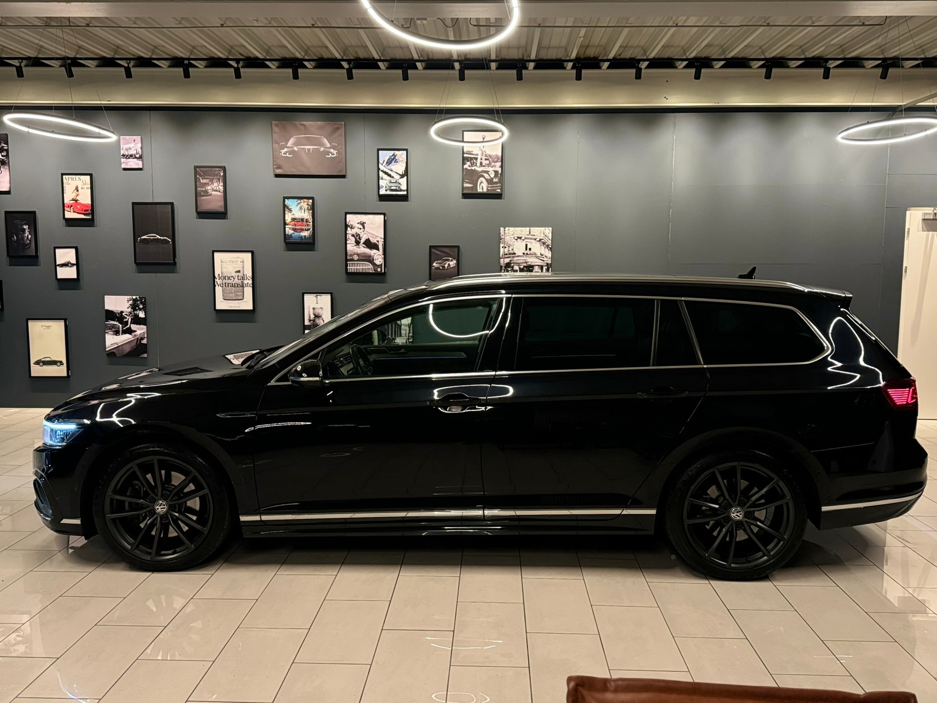 VW Passat Variant 2.0 TSI R-Line Edition 4Motion DSG-showroom-element-3