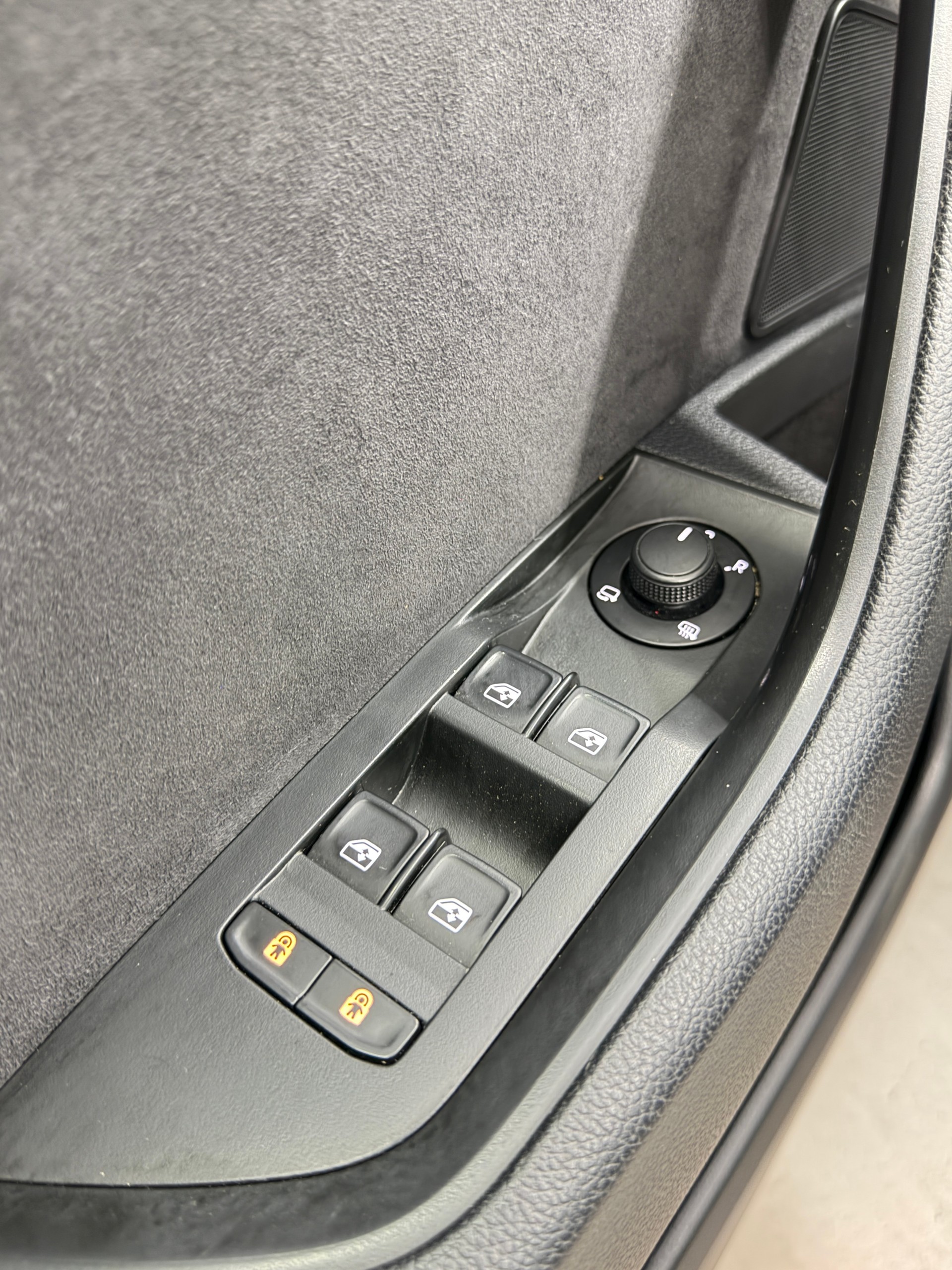 SKODA Superb Combi 2.0 TDi SportLine+ 4x4 DSG-image-15