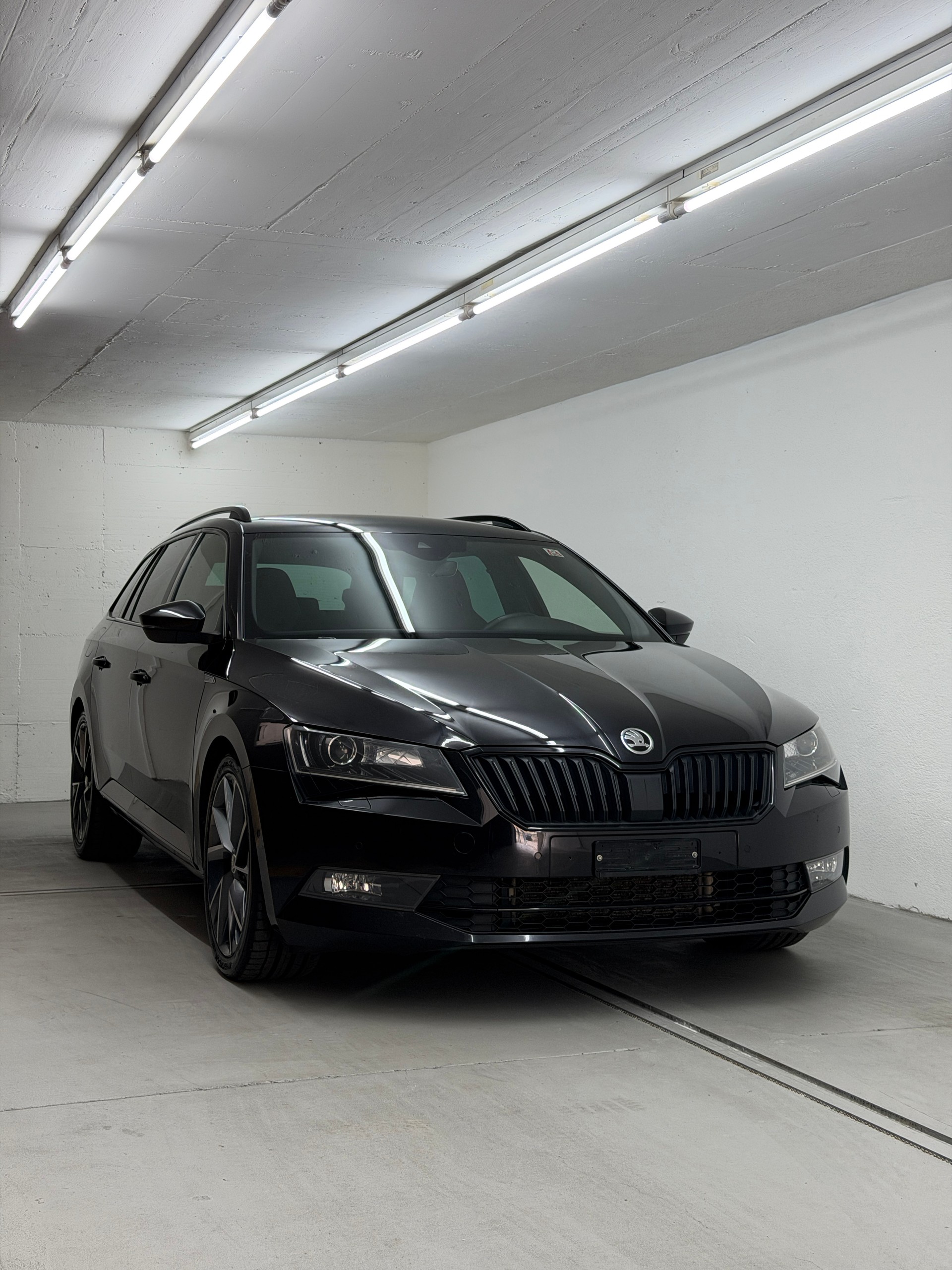 SKODA Superb Combi 2.0 TDi SportLine+ 4x4 DSG