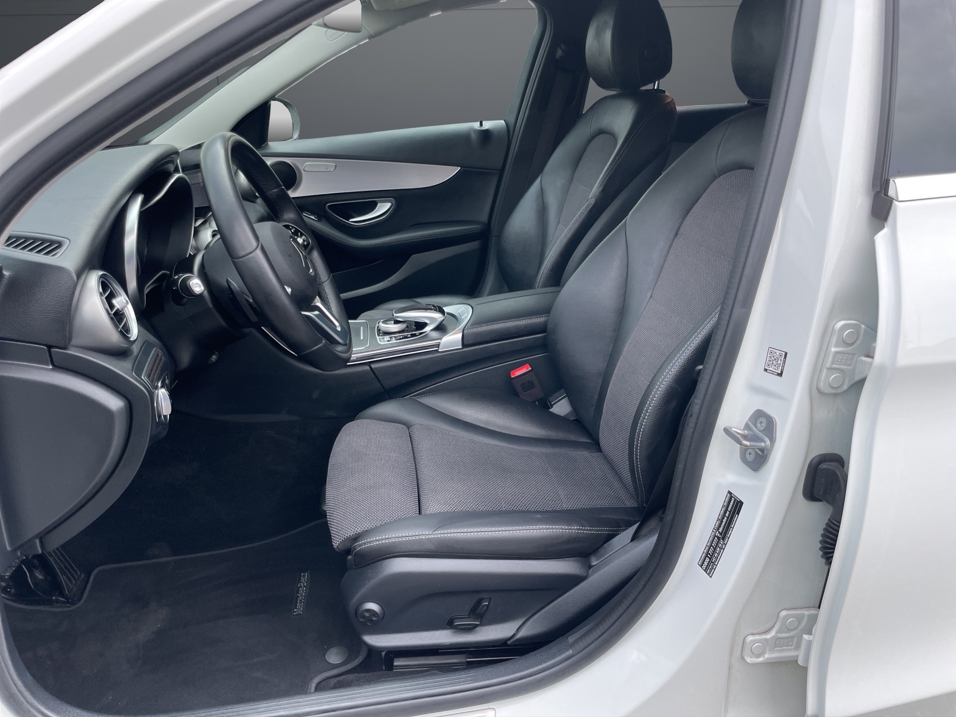 MERCEDES-BENZ C 180 Avantgarde 9G-Tronic-image-6