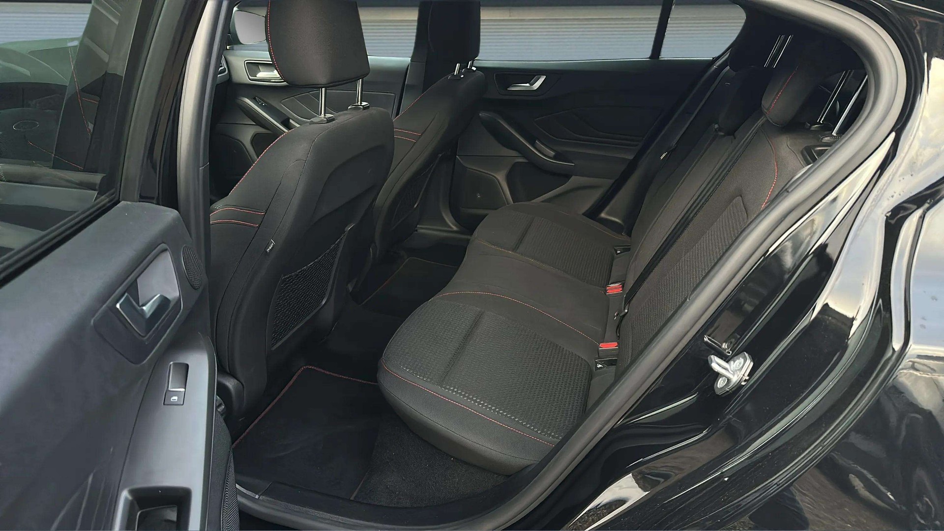 FORD Focus 1.0 MHEV ST-Line X Automat 155PS mit B&O Soundsystem + AHK-image-13
