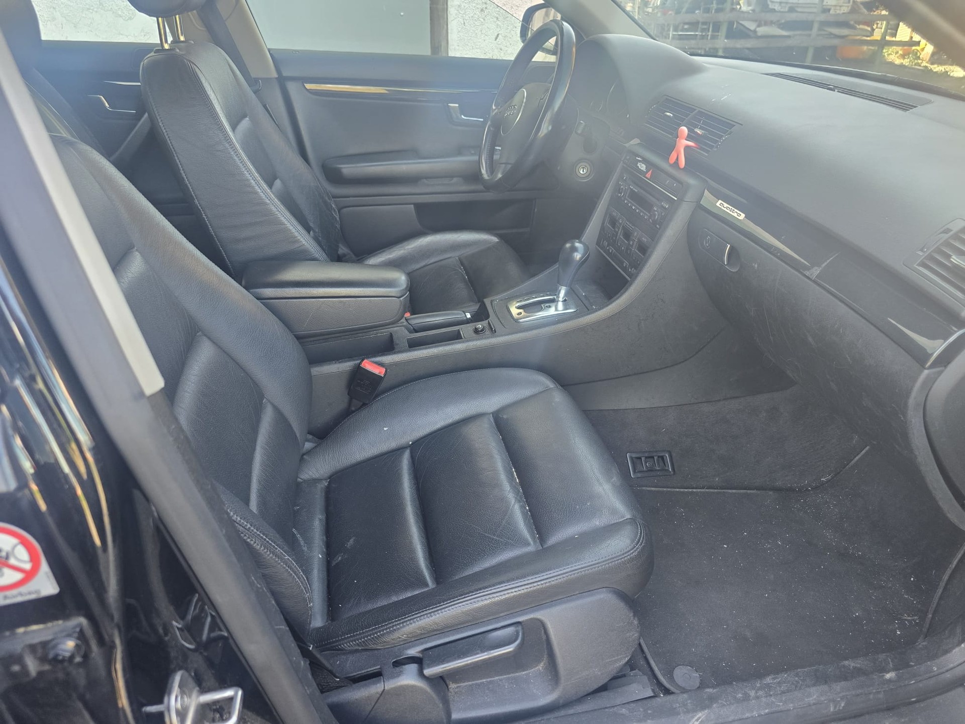 AUDI A4 Avant 3.0 V6 quattro-image-4