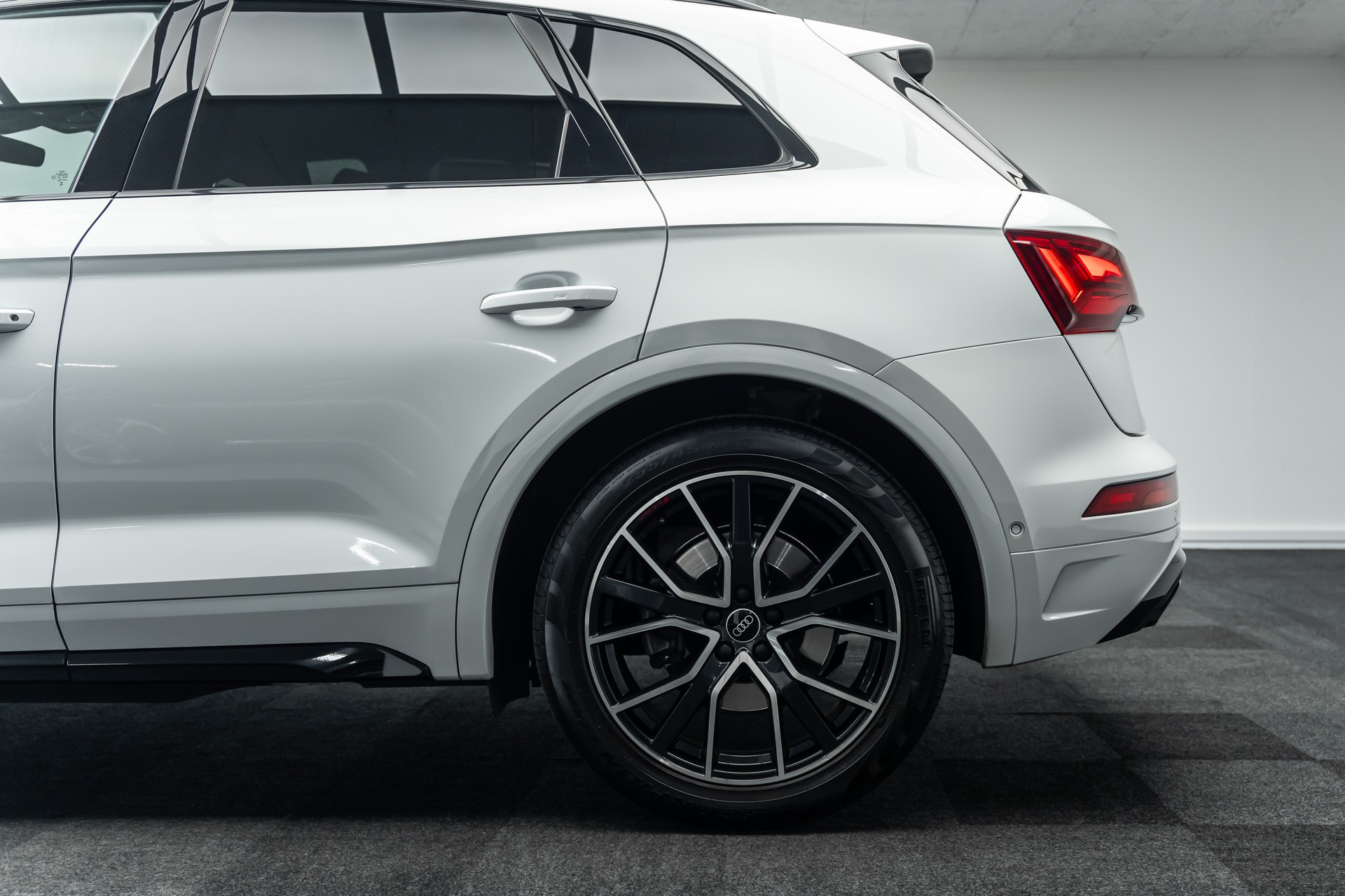 AUDI * Q5 40 TFSI S LINE QUATTRO * WERKSGARANTIE BIS 05.2027 * LEASING AB 370.- *-showroom-element-2