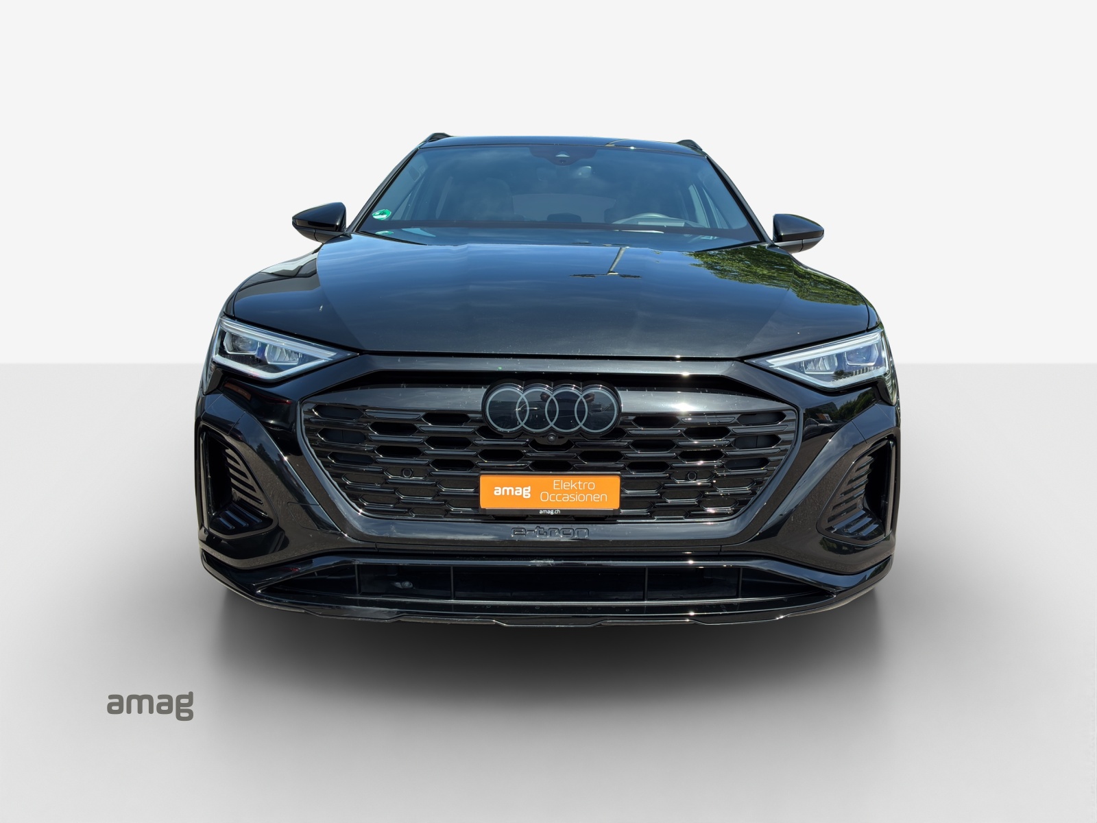 AUDI Q8 55 e-tron Black Edition quattro-image-6